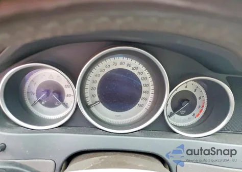 2013 Mercedes-Benz C 250 z USA, uszkodzony, nr VIN WDDGJ4HB5DF973490